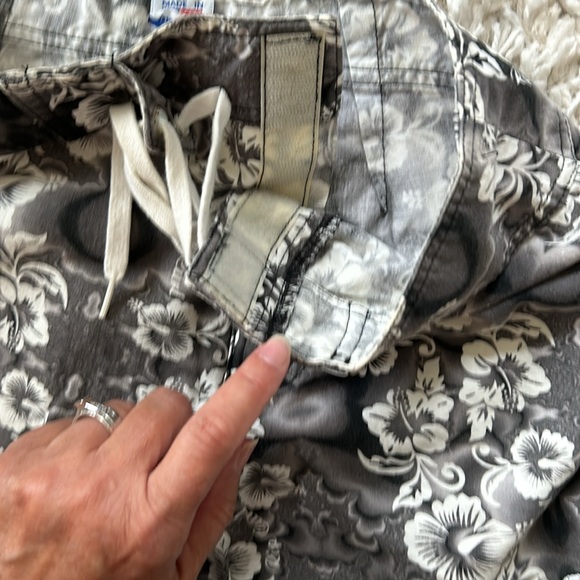 Ladies Ripcurl board shorts size 6 - Picture 4 of 4